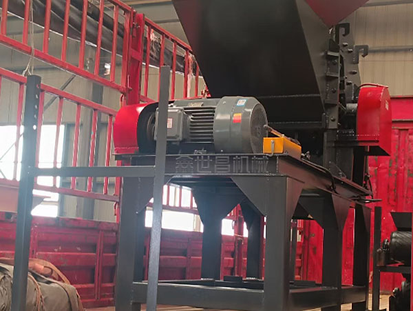 湖南長沙800型破碎機發貨現場