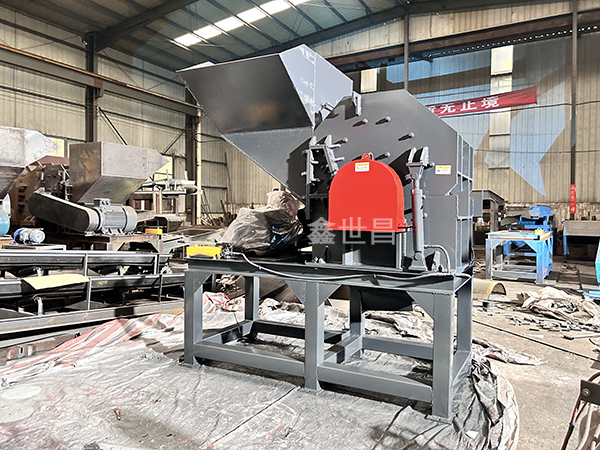 800型金屬破碎機發貨